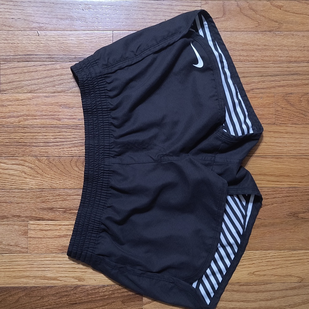 2 Pairs Of Nike Reversible Beach Shorts, Women's Size S/M, - Picture 11 of 16